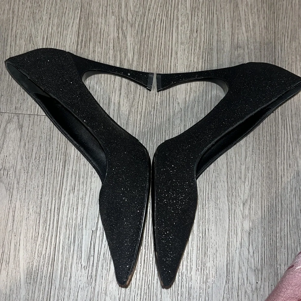 Authentic Christian Dior Heels comes with shoe dust bag.